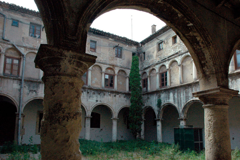Claustro e Antigo Convento dos Trinitários