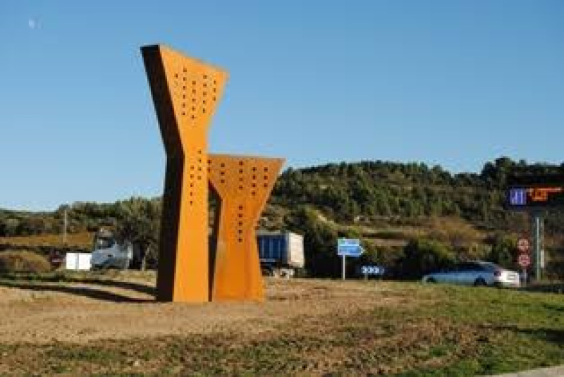 Img Sculpture in the cellar “Brindis”