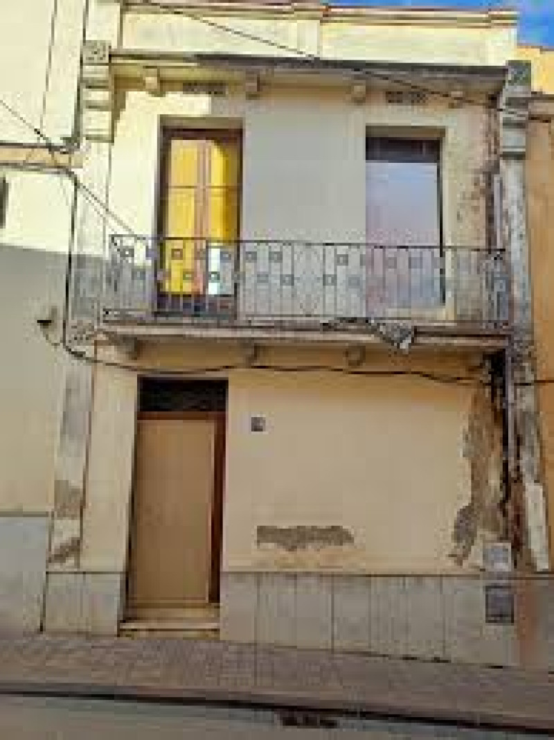Old cellars and Lavernoya housing