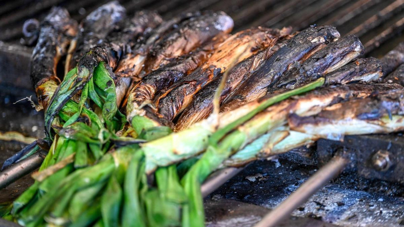 Calçots with romesco sauce