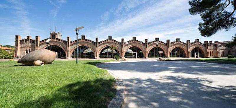 Img Cuevas Codorníu — Complejo modernista y Porxo de las Presses