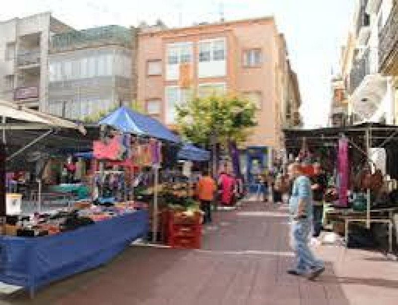 Mercat setmanal de dijous i dissabte