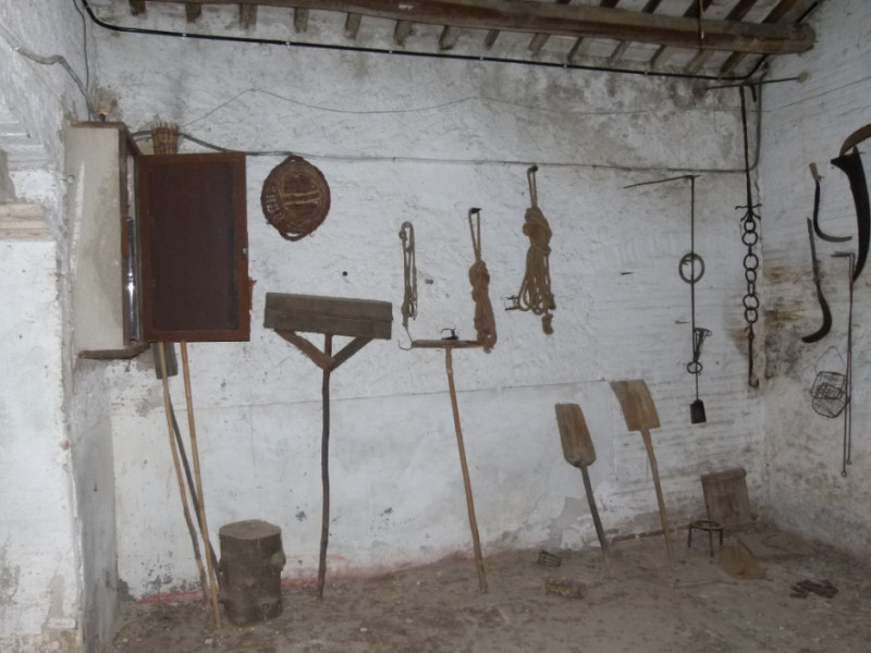Coleção de ferramentas e máquinas agrícolas da Escola Agrária de Viticultura e Enologia Mercè Rossell i Domènech