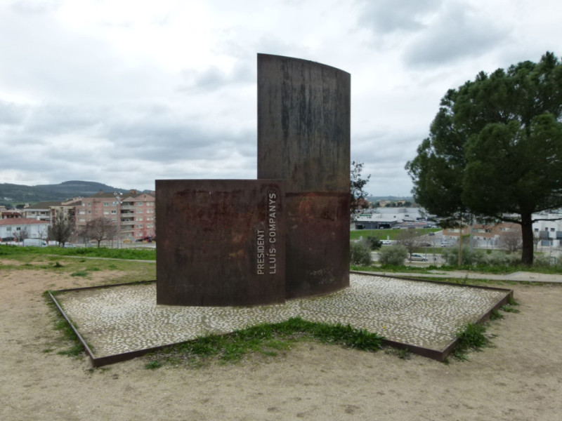 ルイス・カンパニー記念碑