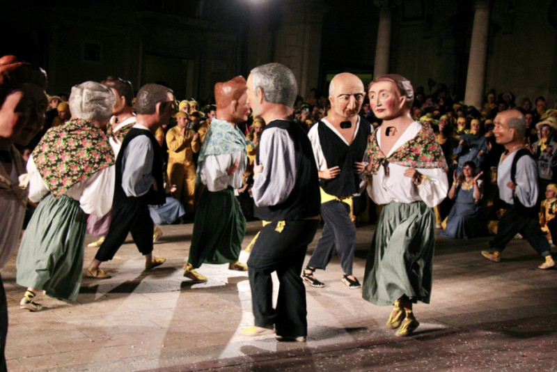 I nani della danza dei contadini
